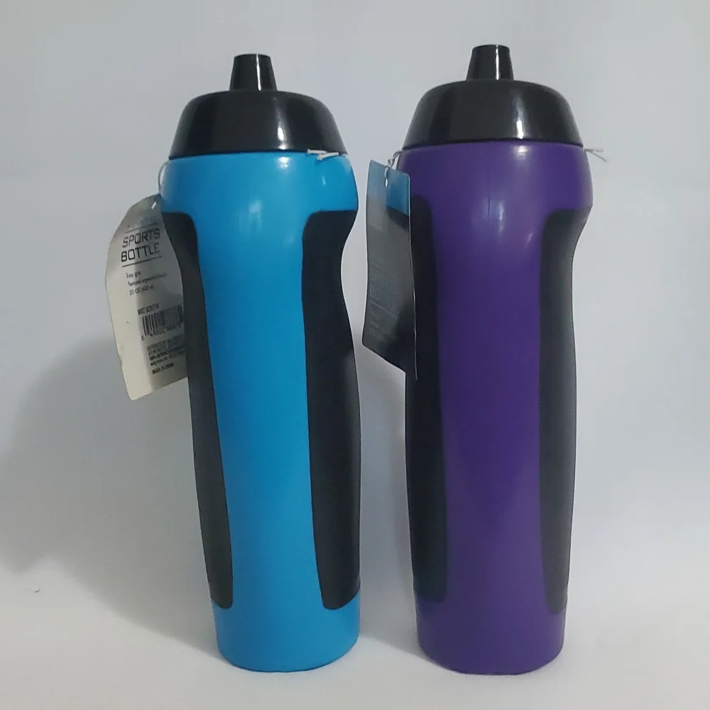 2 Water Squeese Sports Bottles 20 fl oz - Picture 3 of 3